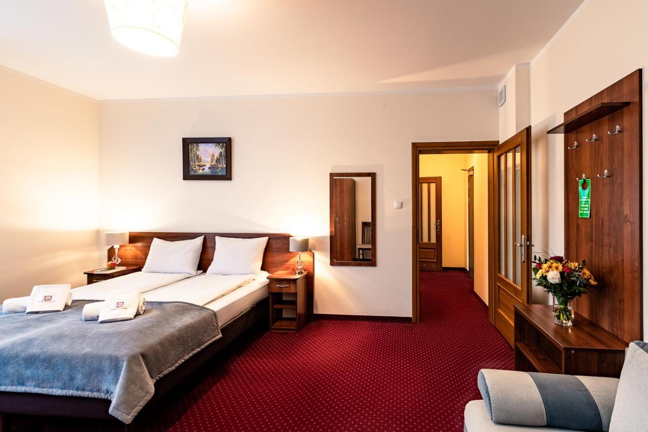 Hotel Kasztelan Dobczyce Kültér fotó