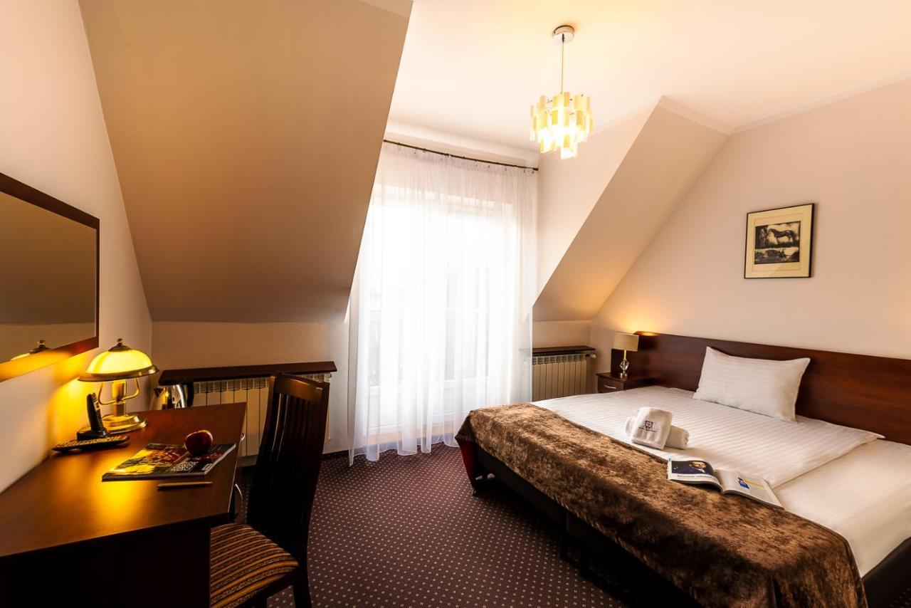 Hotel Kasztelan Dobczyce Kültér fotó